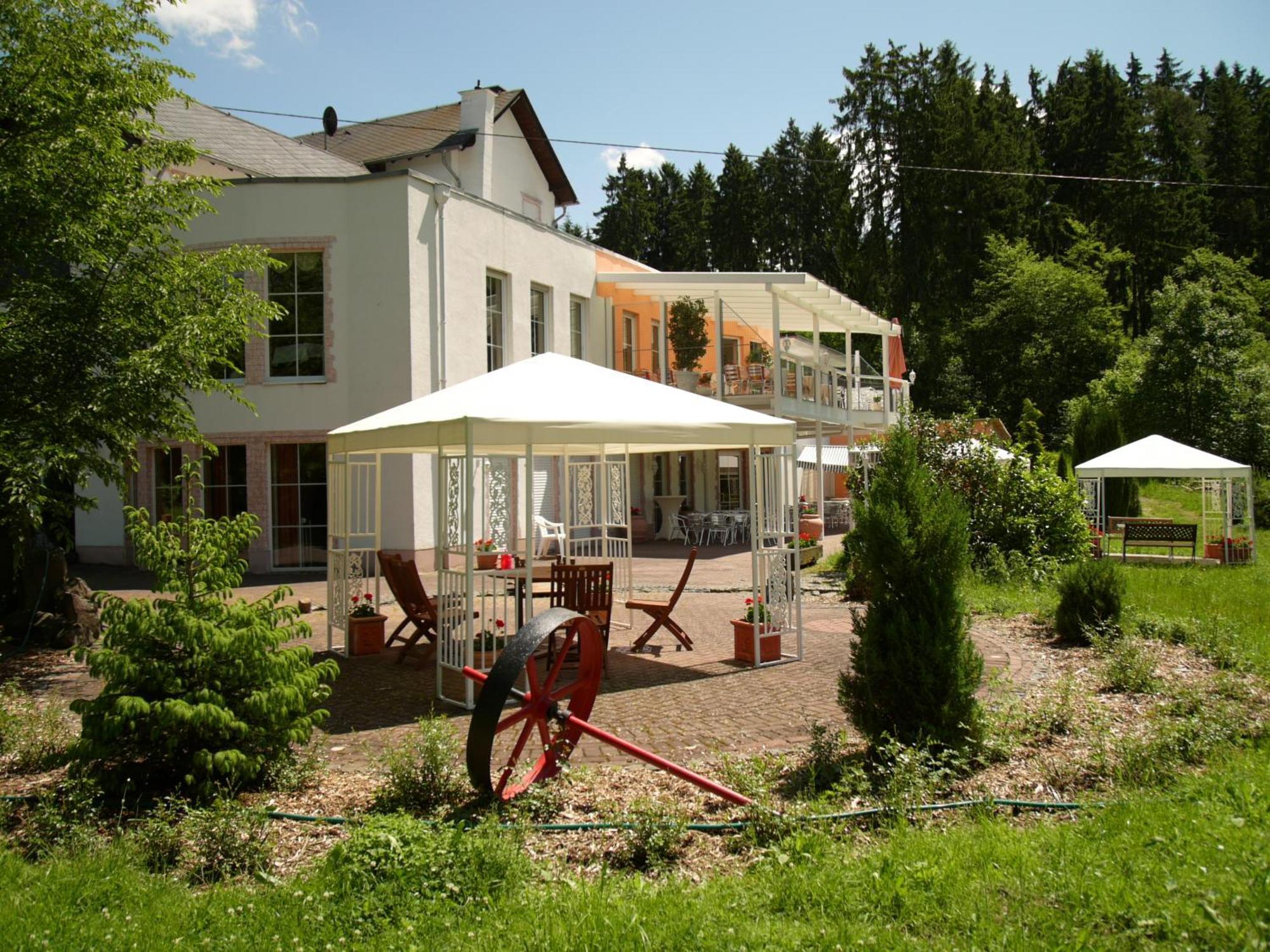 Studentenmuehle Hotel - Restaurant Nomborn Exterior foto